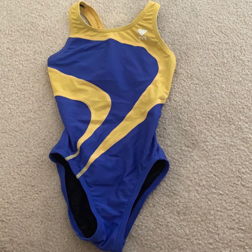Girls size xs (22) TYR swim suit.